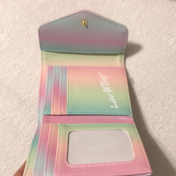 NWOT Betsey Johnson Wallet. - Picture 3 of 7